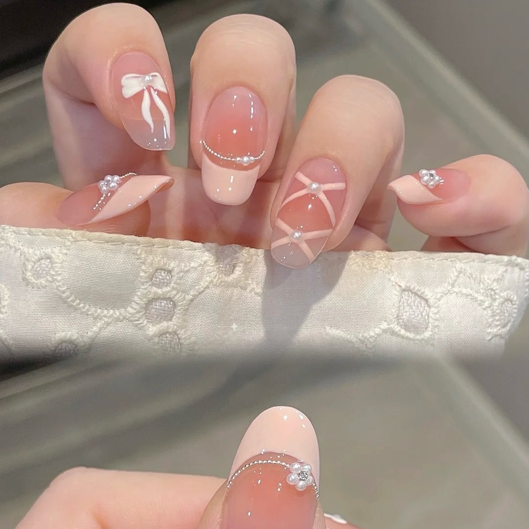 10Pcs White French Pink Heart  - Nail Art Oval recension och pris