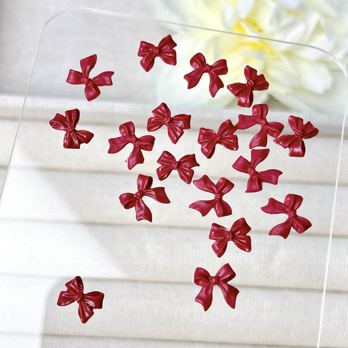 50PCS Burgundy 3D Acrylic Bow  - Nail Art Burgundy recension och pris
