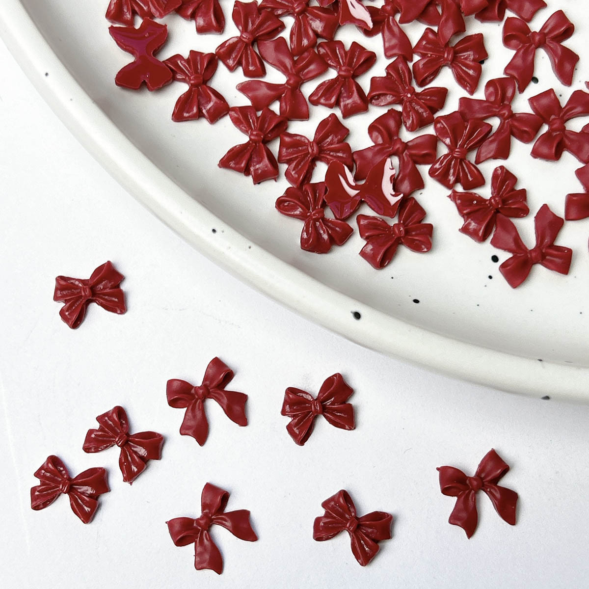 50PCS Burgundy 3D Acrylic Bow  - Nail Art Burgundy recension och pris